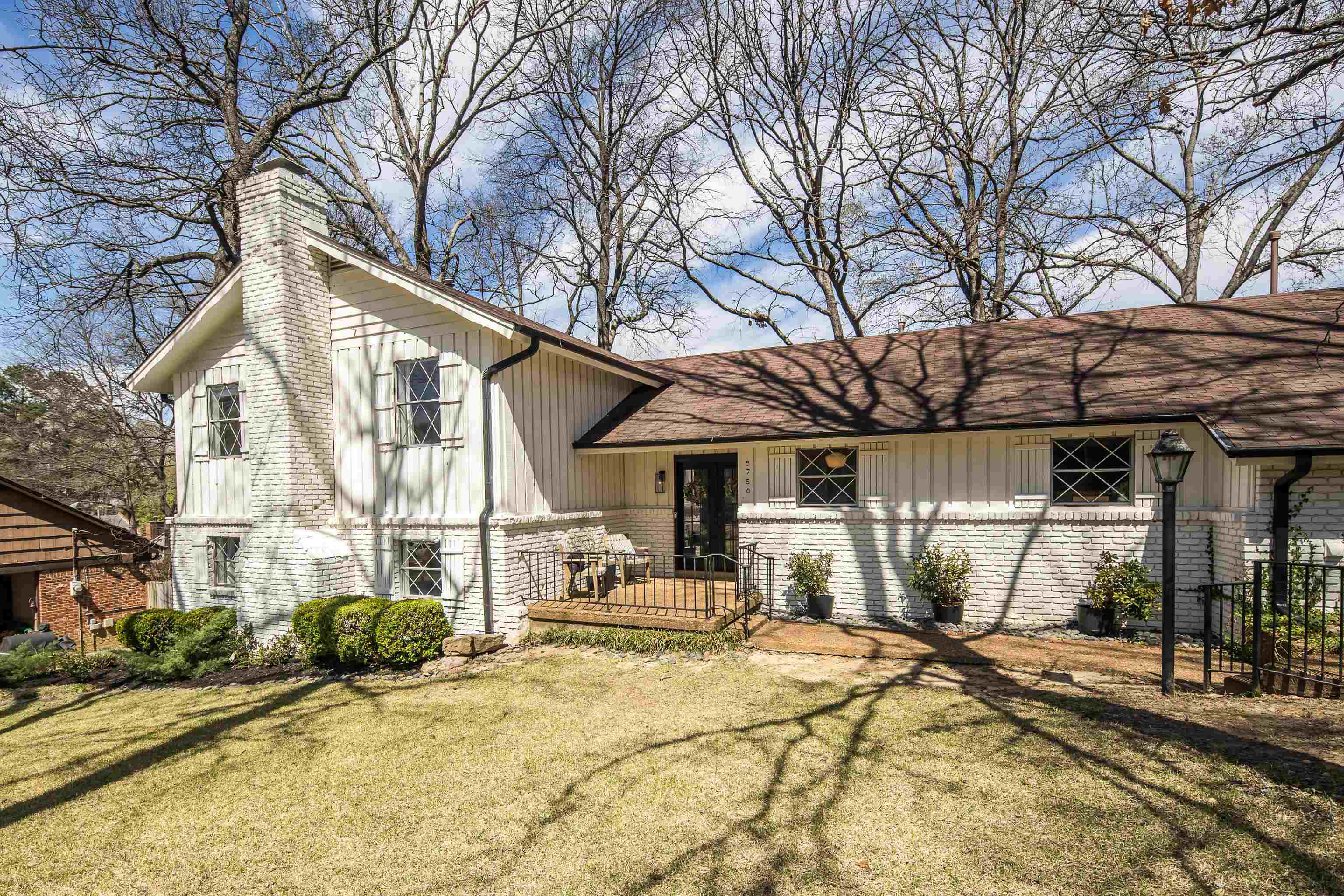 Property Photo: 5750 Woodbriar Cv TN 38120