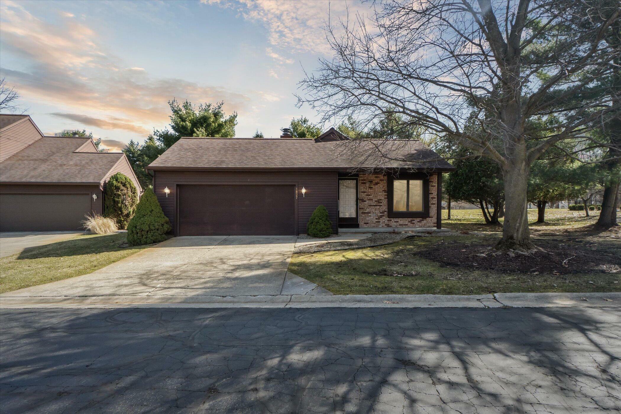 Property Photo: 1827 Wedgefield MI 49201