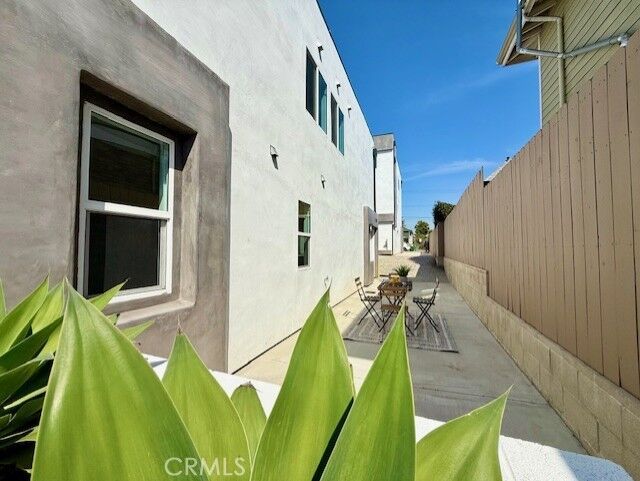 Property Photo: 1430 Pennsylvania Avenue CA 90033