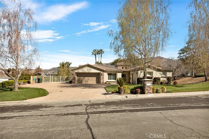 Property Photo: 35536 Sleepy Hollow Lane CA 92399