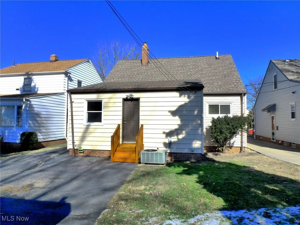 Property Photo: 4146 Stonehaven Road OH 44121