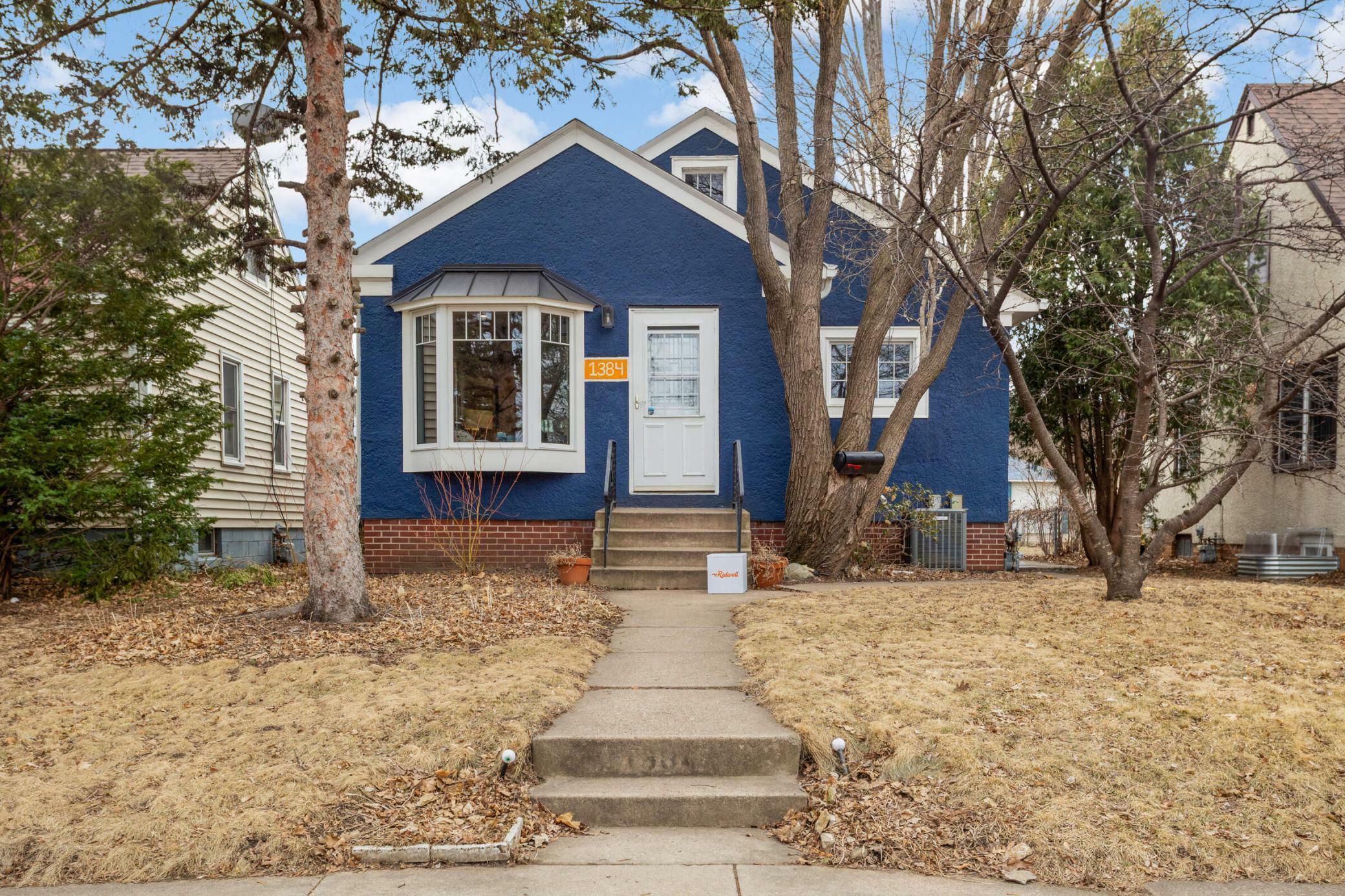 Property Photo: 1384 Laurel Avenue MN 55104
