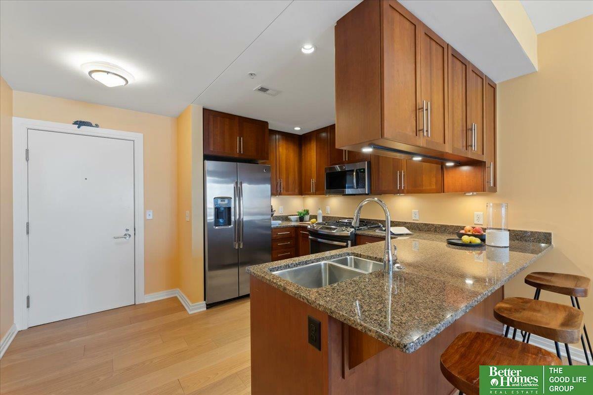 Property Photo: 3201 Dodge Court 5612 NE 68131