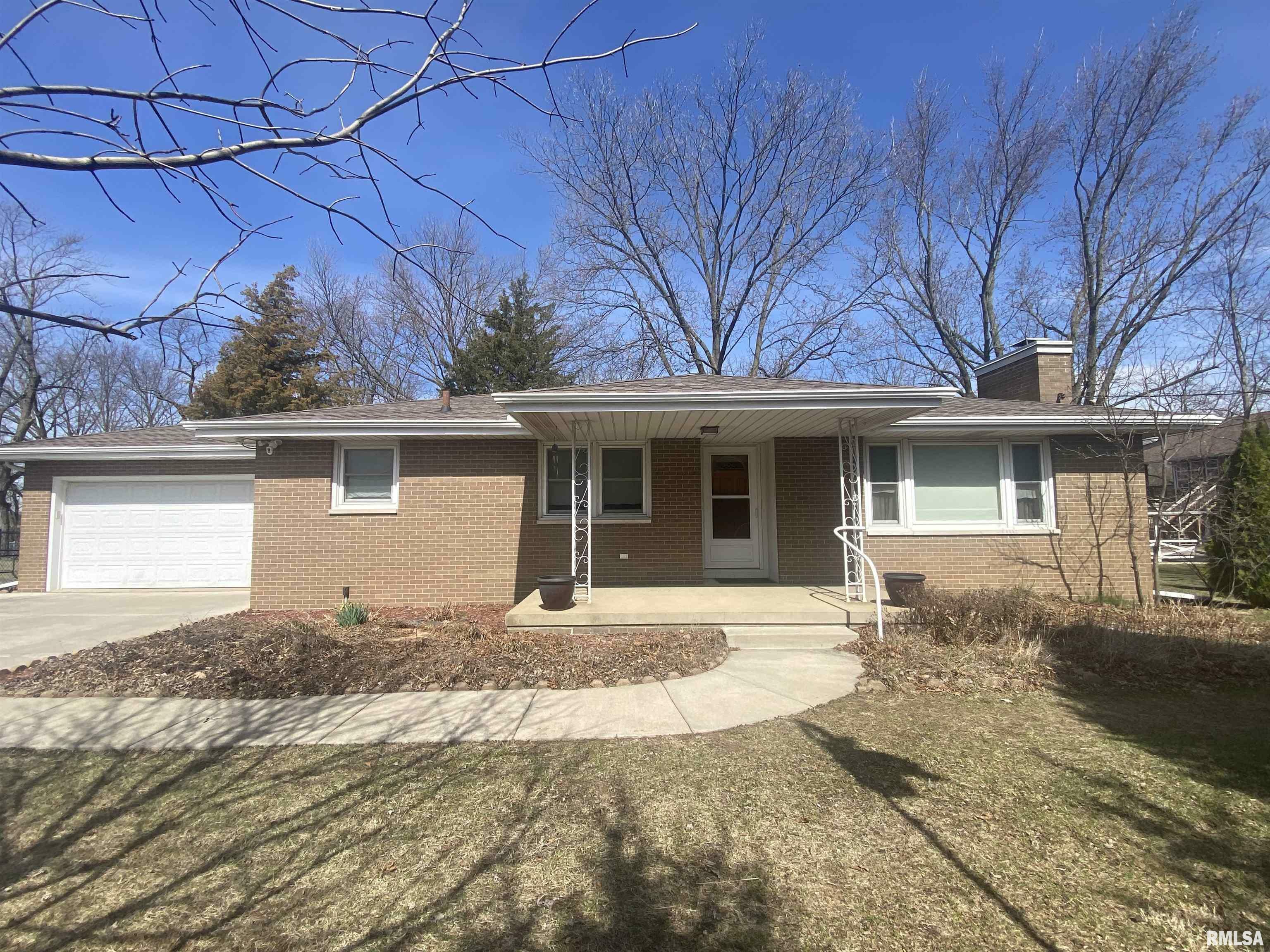 Property Photo:  309 W Lakeland Road  IL 61550 