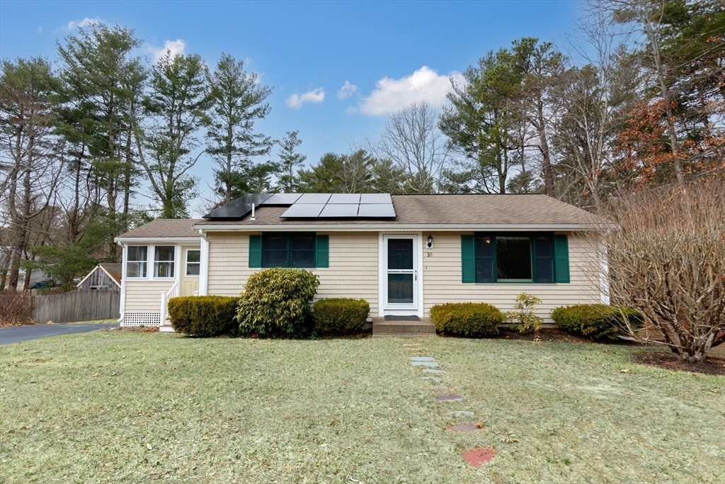 Property Photo: 10 Knight Ave MA 02360