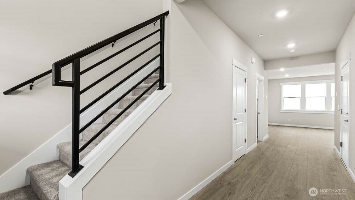 Property Photo: 13476 NE 104th Way 7 WA 98033