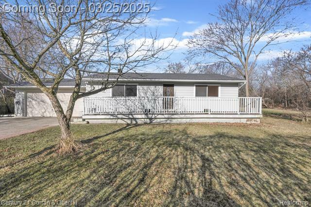 Property Photo: 1875 Eastport Drive MI 48083