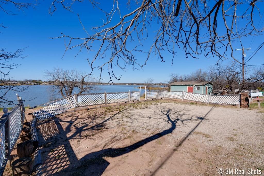 Property Photo: 2185 Gun Club Rd TX 76904
