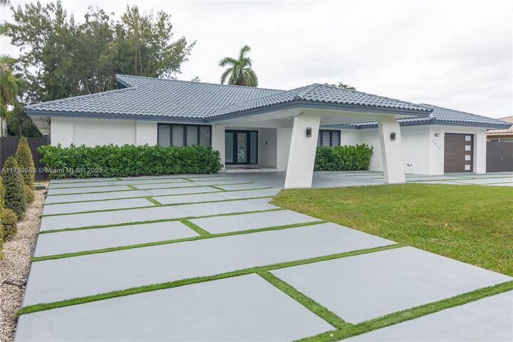Property Photo:  3850 SW 130th Ave  FL 33175