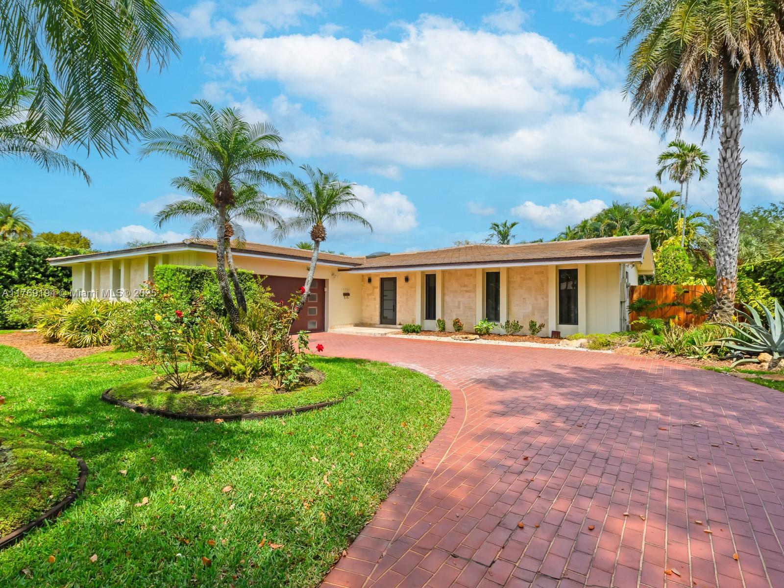 Property Photo: 15901 W Troon Cir FL 33014