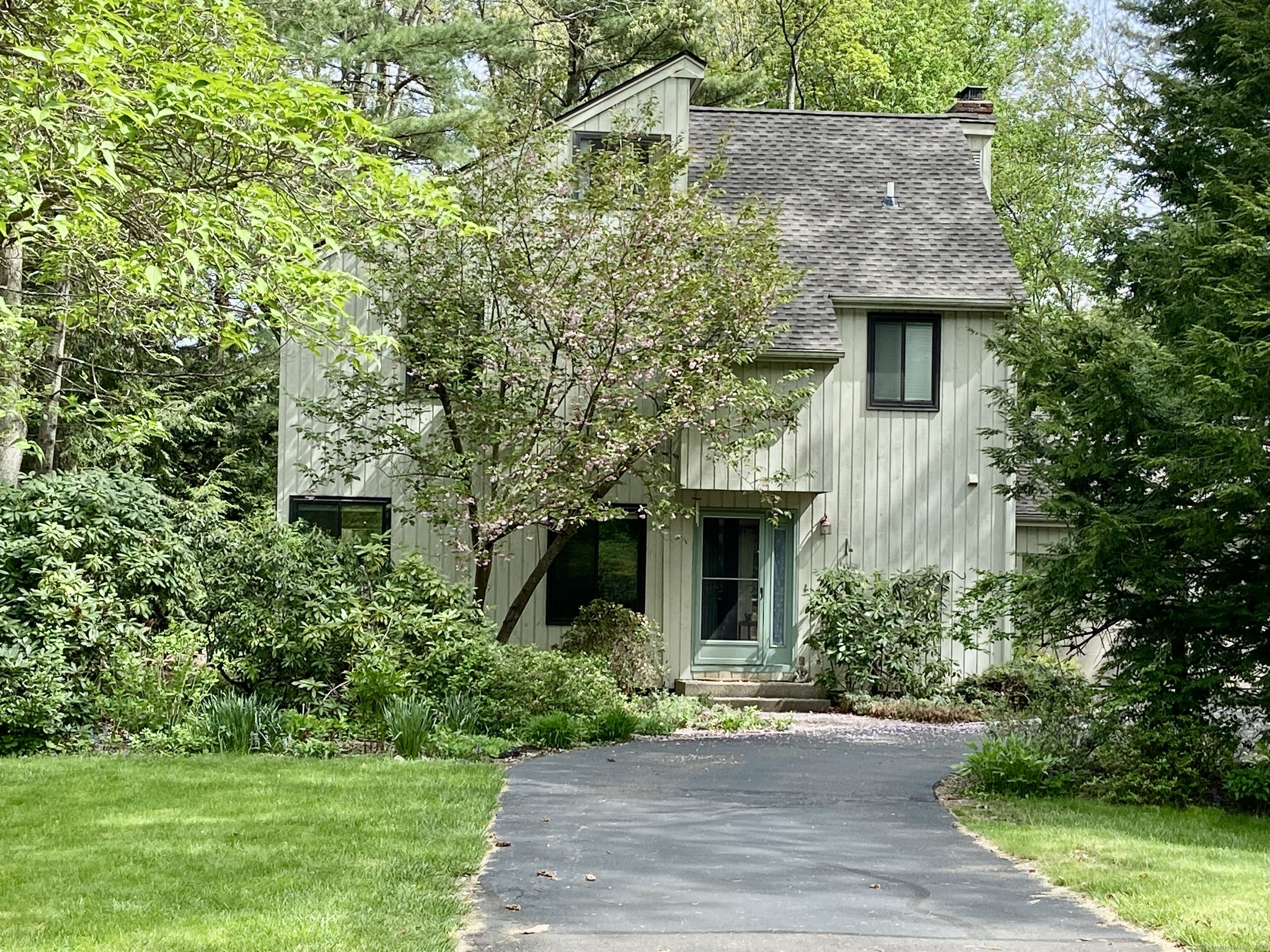 Property Photo: 20 Fawnbrook Lane CT 06070