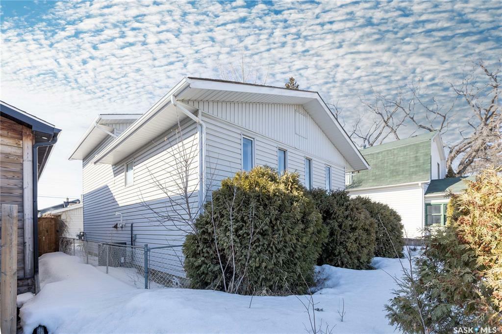 Photo de la propriété:  1204 Broadway Avenue  SK S7H 2A3 