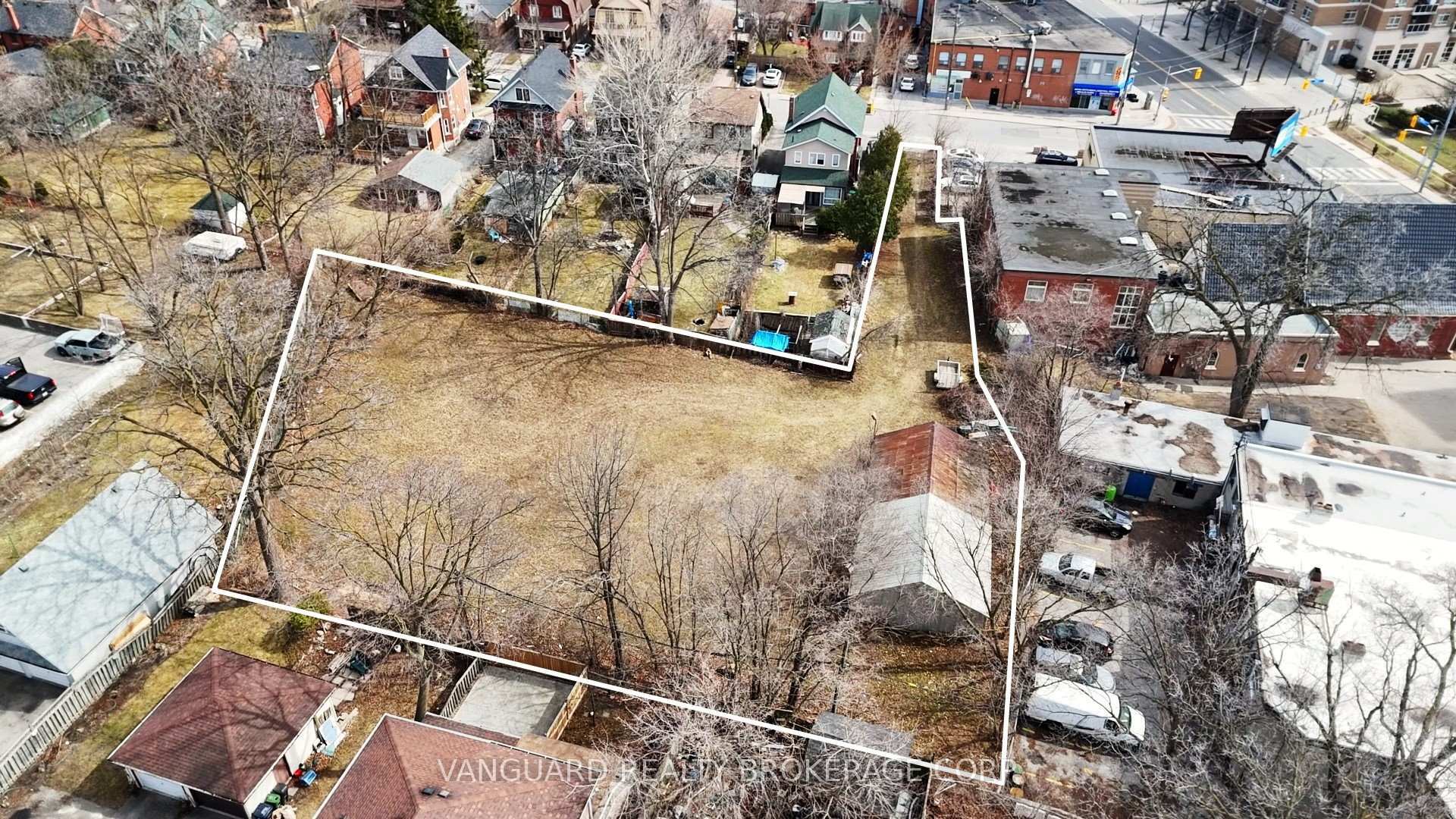 Property Photo:  2A Fern Avenue  ON M9N 1M1 
