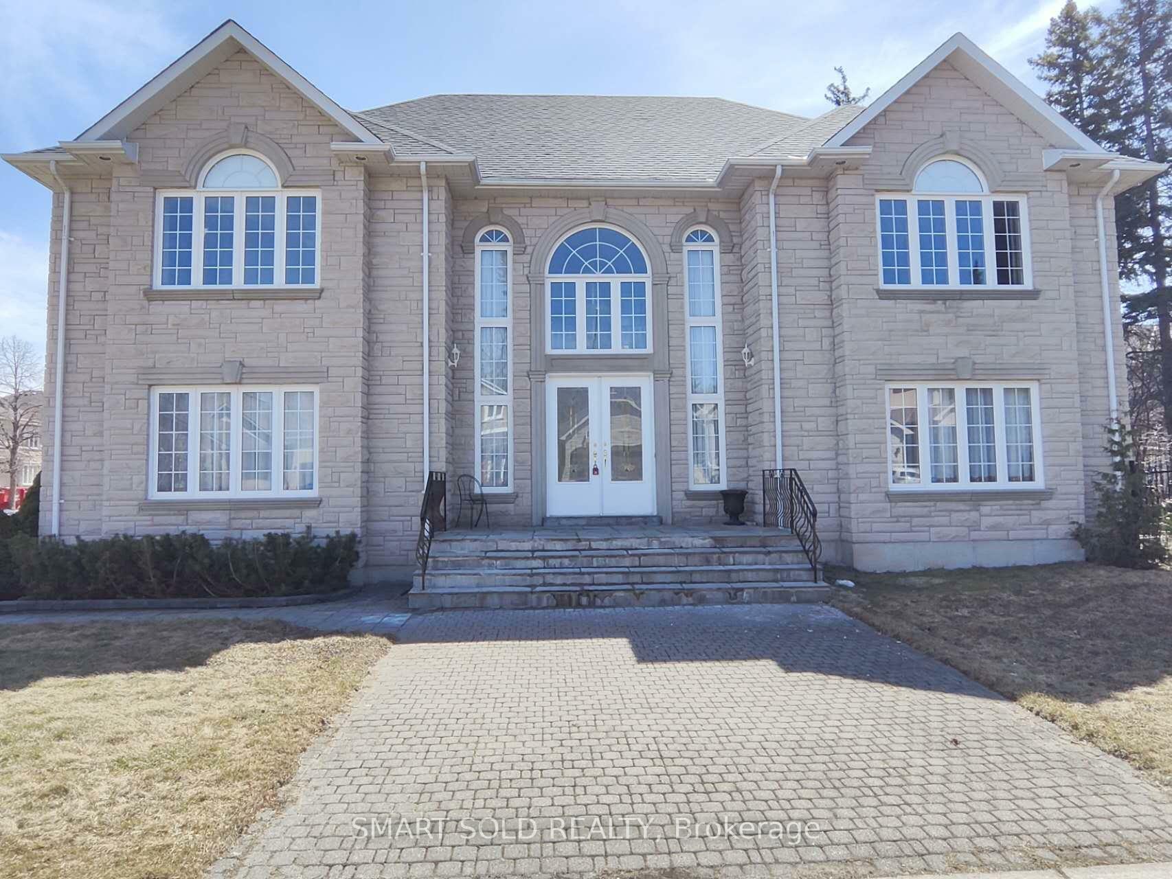 Property Photo: 67 Chantilly Crescent ON L4C 0K1