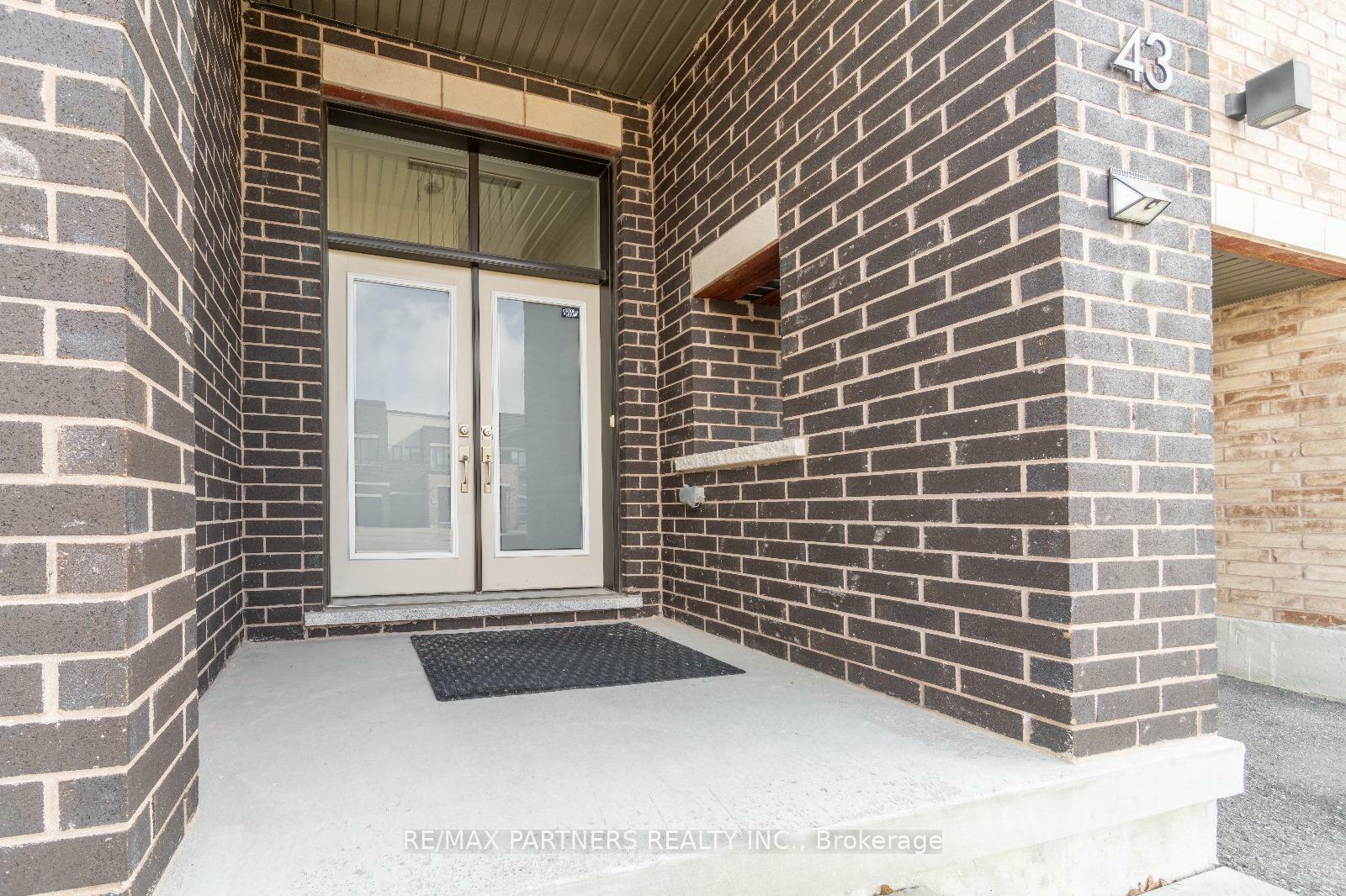 Property Photo: 43 Dariole Drive ON L4E 0Z2