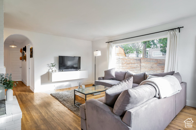 Property Photo: 6861 S Meadow Dr E UT 84121