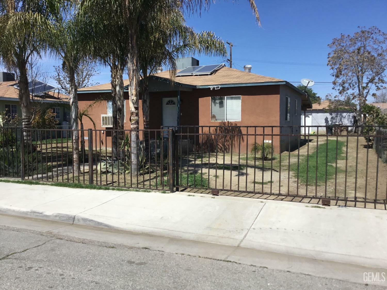 Property Photo: 909 Casino Street CA 93307