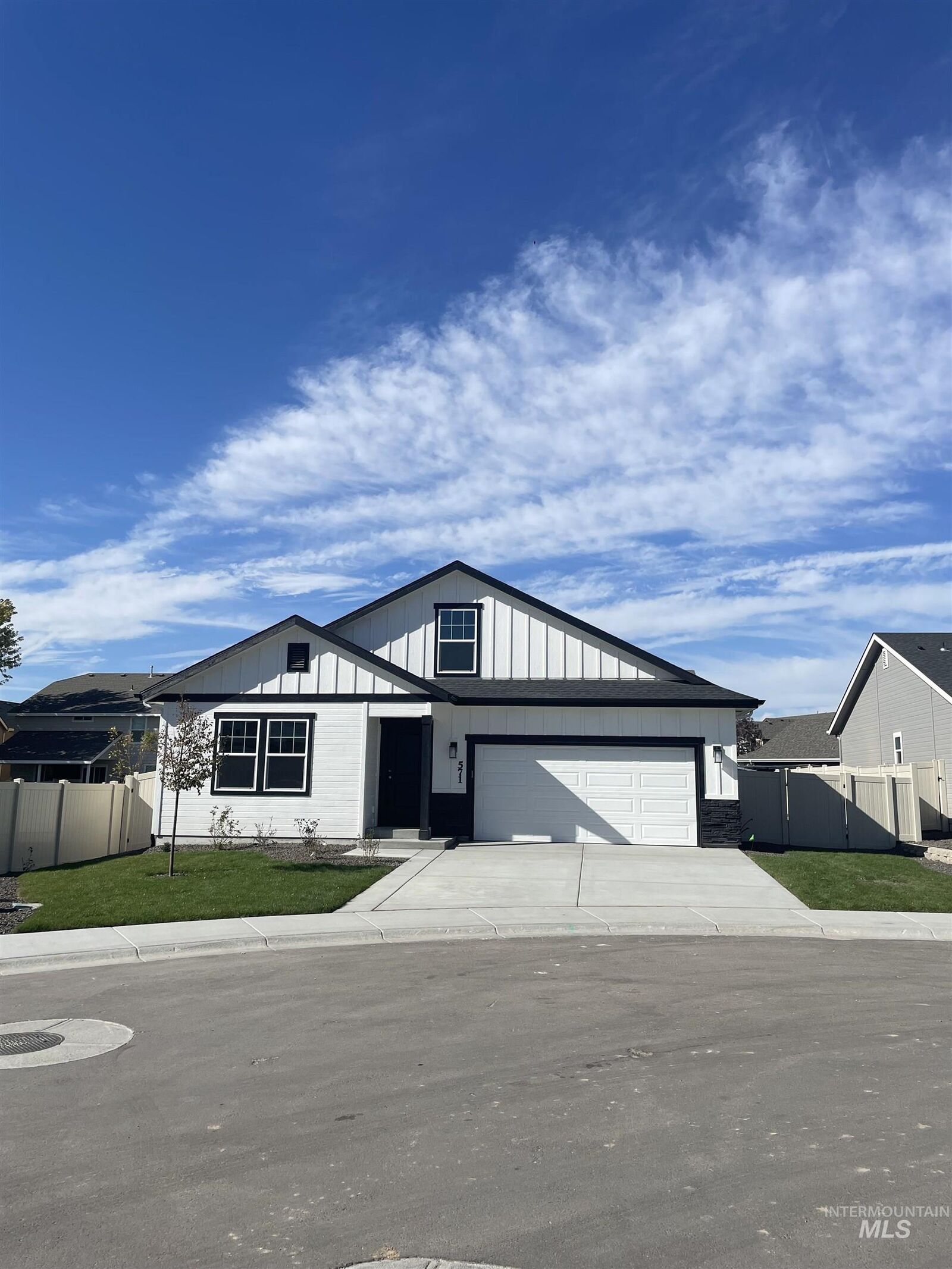 Property Photo: 571 S Jake Ave. ID 83634
