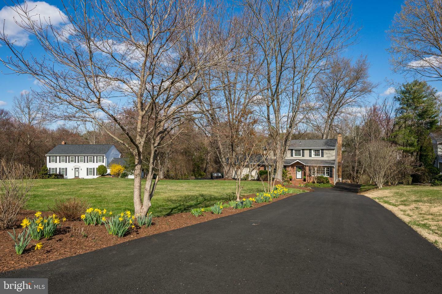 Property Photo: 1155 Kettle Pond Lane VA 22066