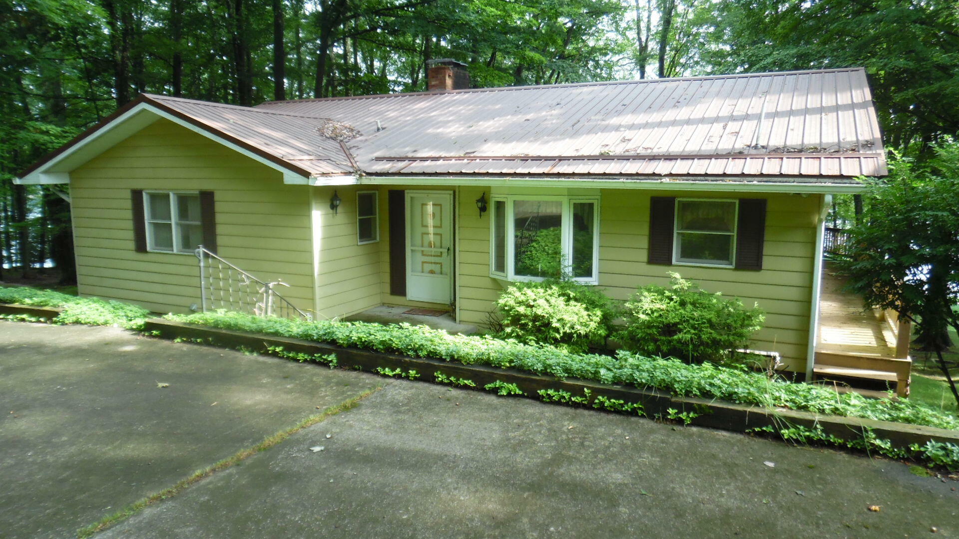 Property Photo: 517 Bucco Reef Rd PA 15801