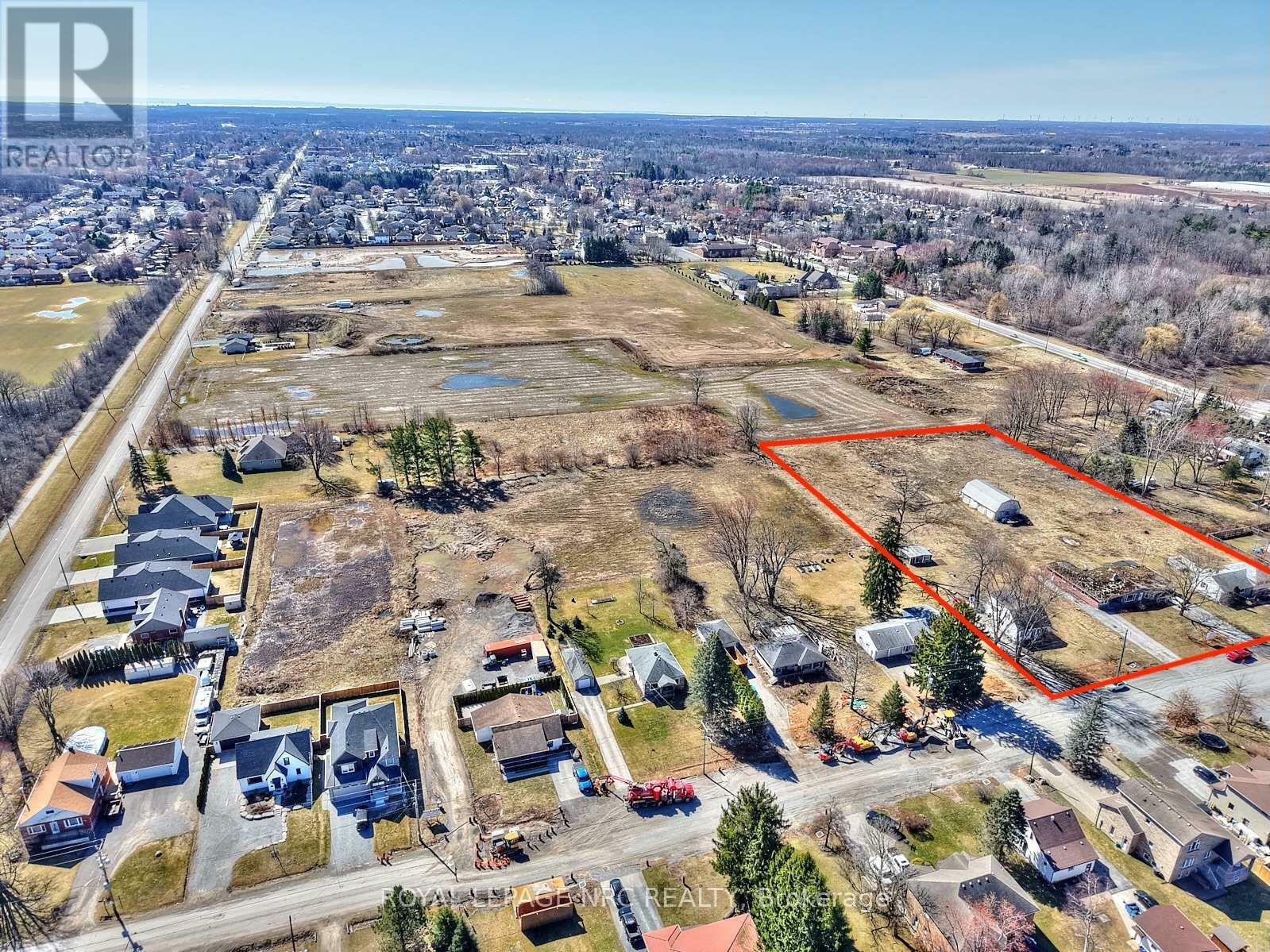 Property Photo:  743 Quaker Road  ON L3C 3H3 