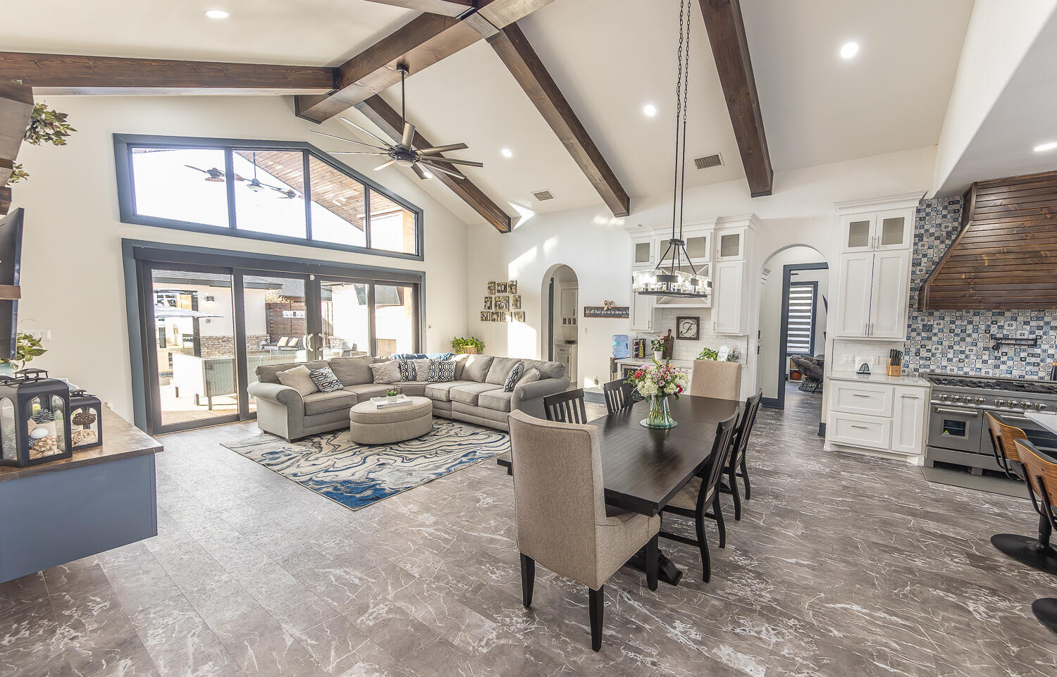 Property Photo: 613 N 12th Street TX 79382