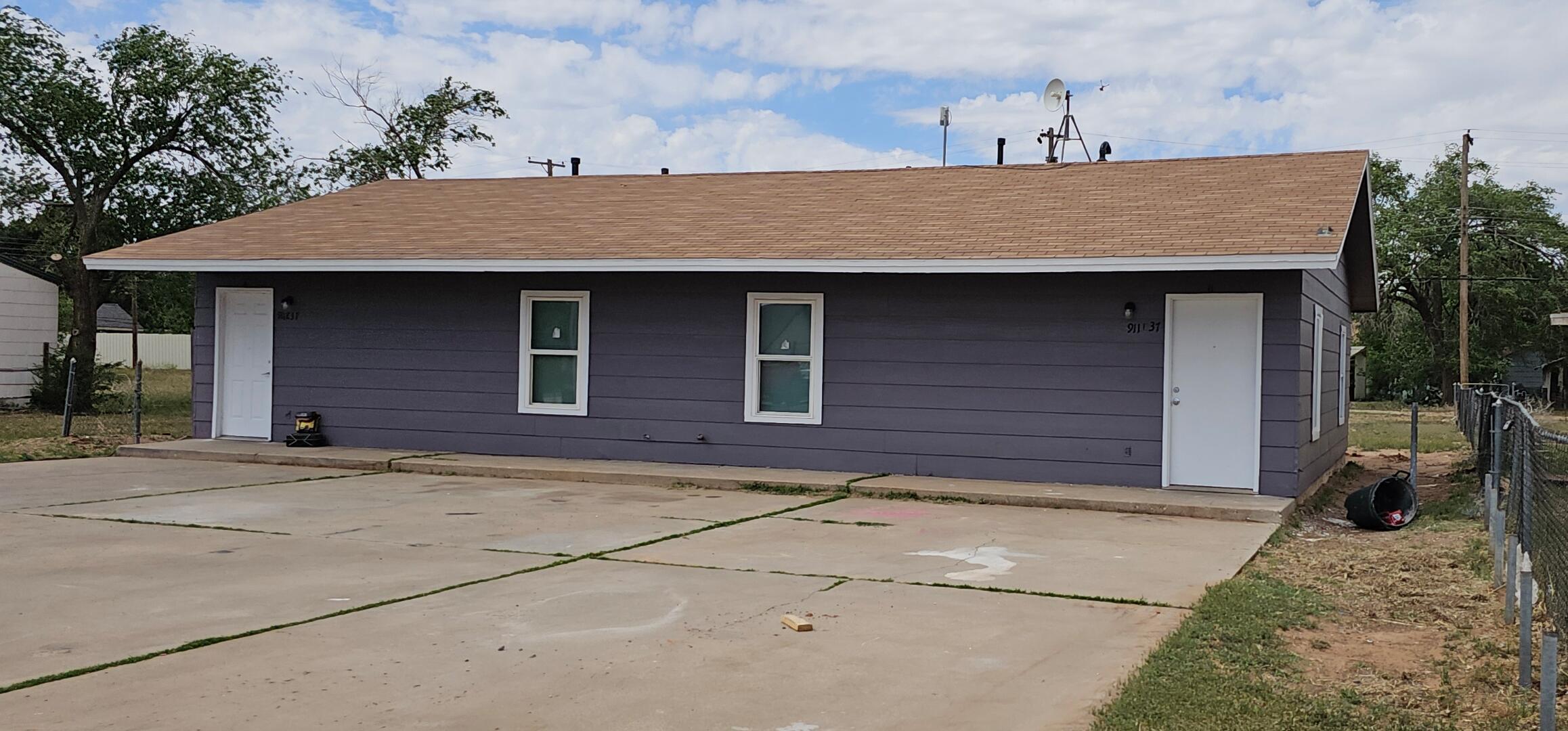 Property Photo: 911 E 37th Street TX 79404