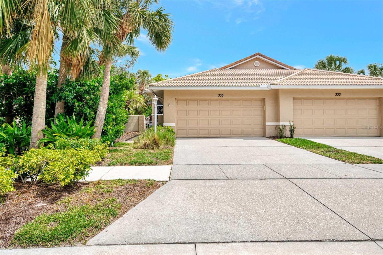 Property Photo: 335 Auburn Woods Circle FL 34292