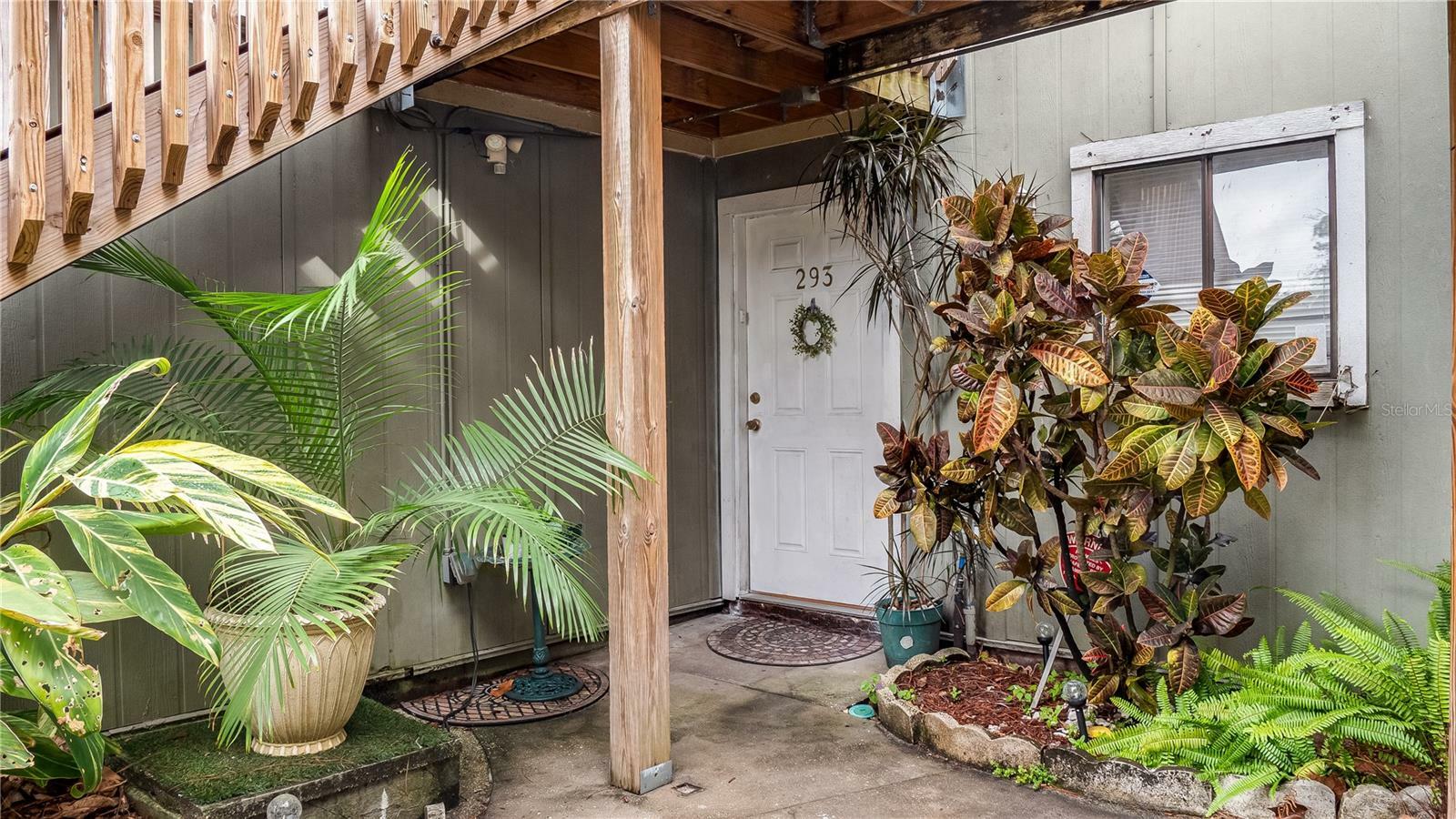 Property Photo: 293 Scottsdale Square 293 FL 32792