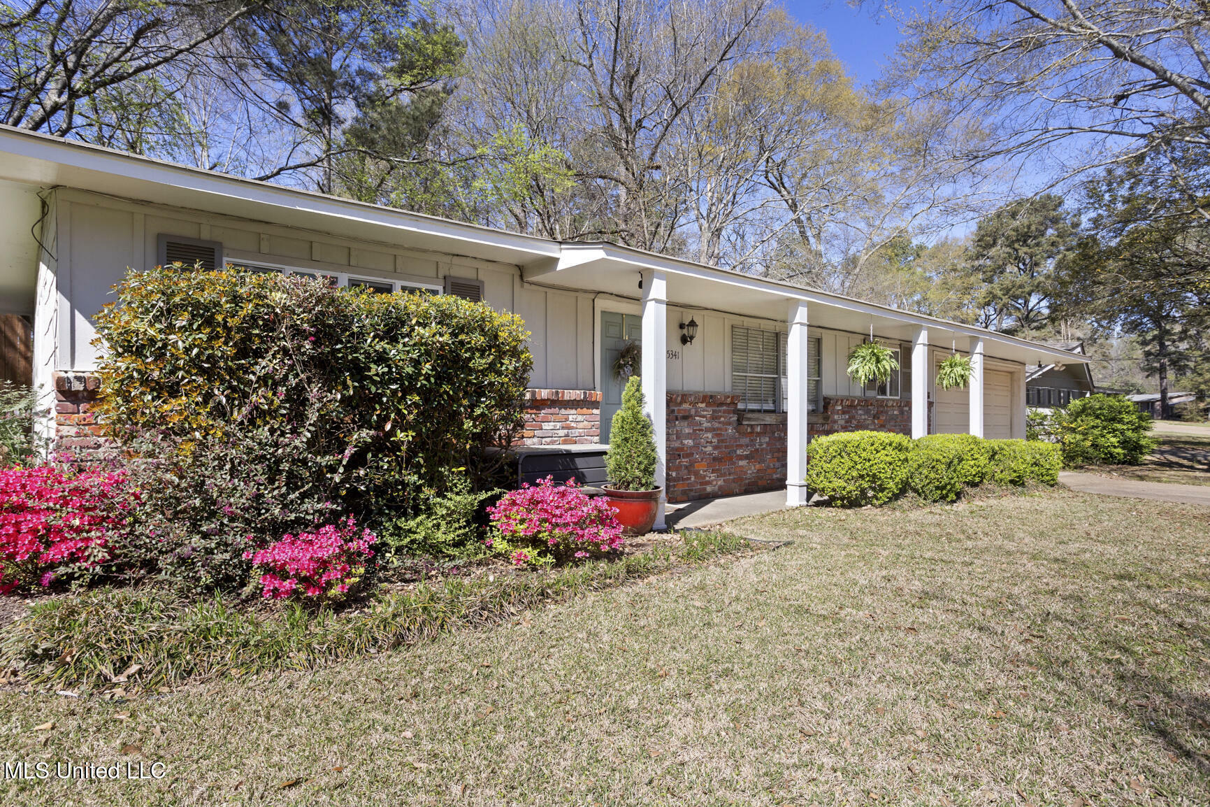 Property Photo: 5341 Jamaica Drive MS 39211