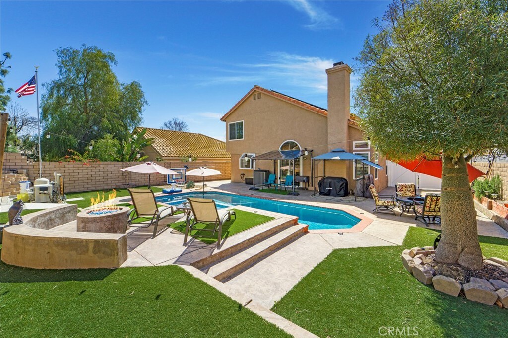 Property Photo: 24432 Calle Tassjara CA 92562