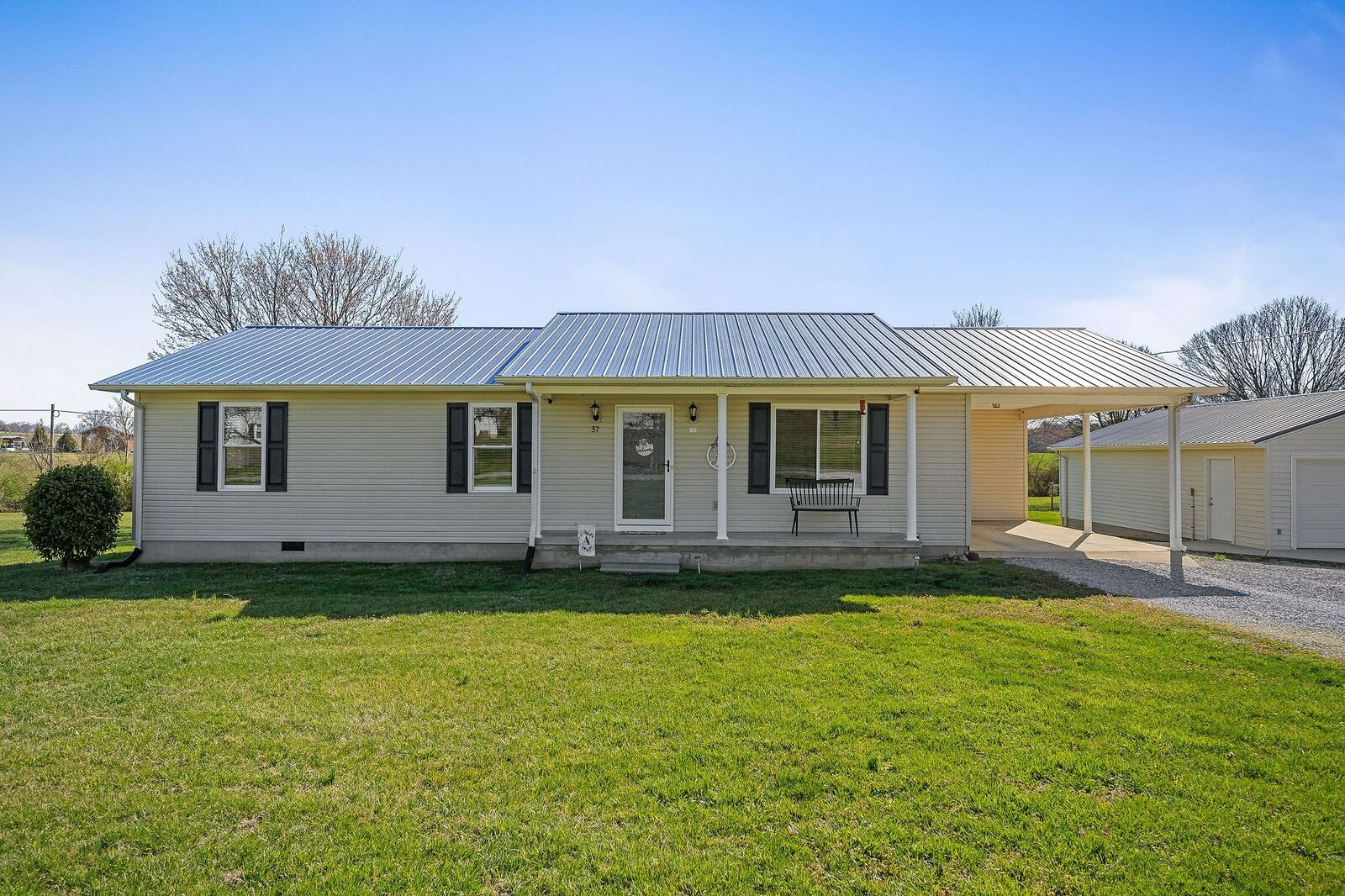 Property Photo:  37 Jones Ln  TN 37110 