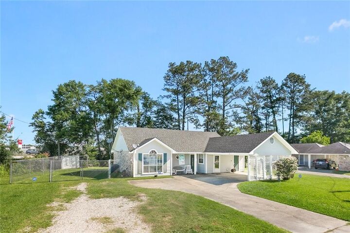 10403 Wade Drive  Denham Springs LA 70726 photo