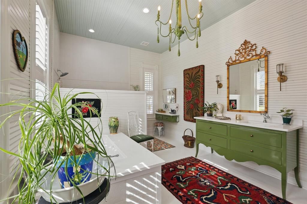 Property Photo:  813 W Main Street  TX 75165 