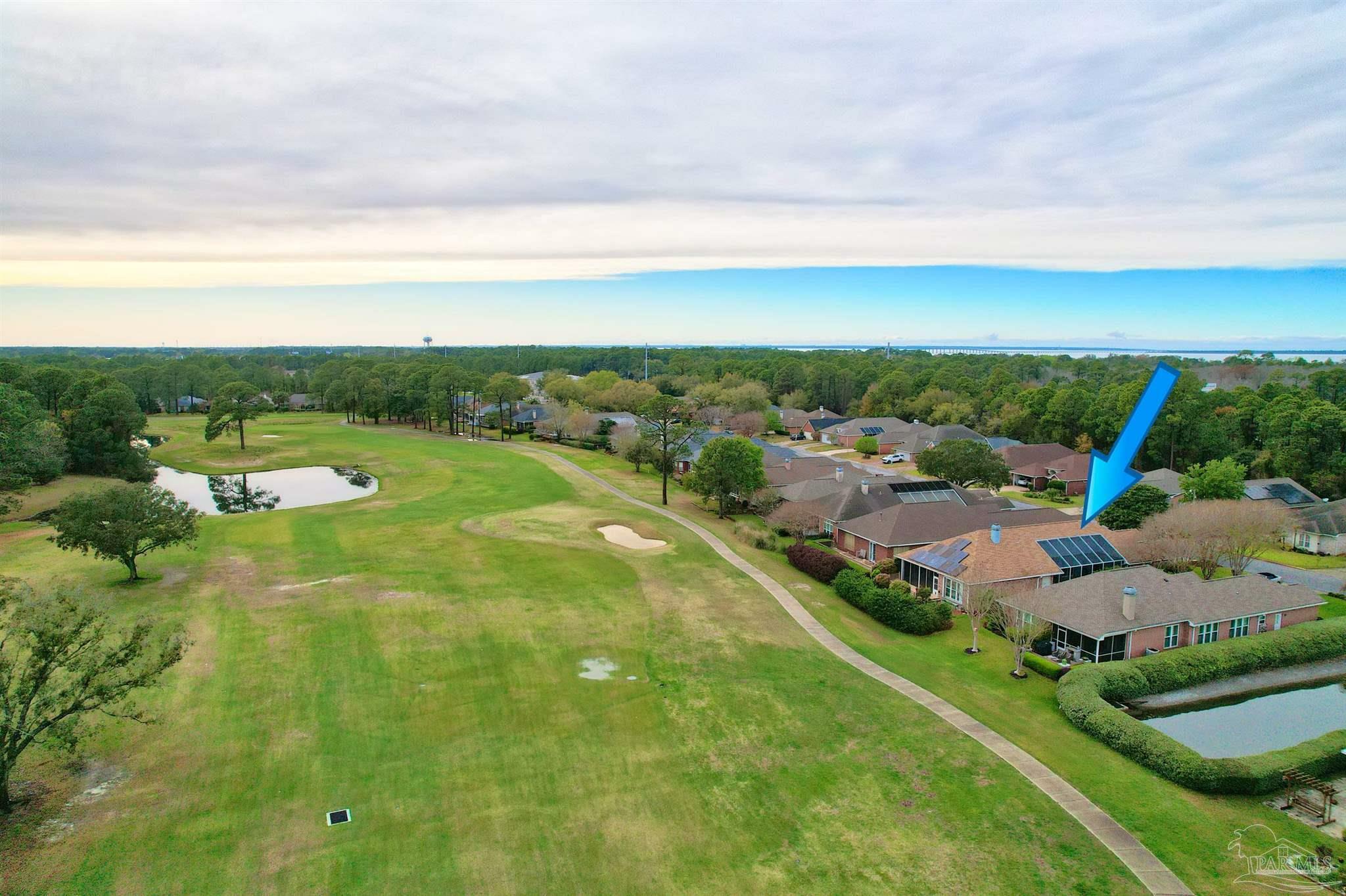 Property Photo: 4115 Oak Pointe Dr FL 32563