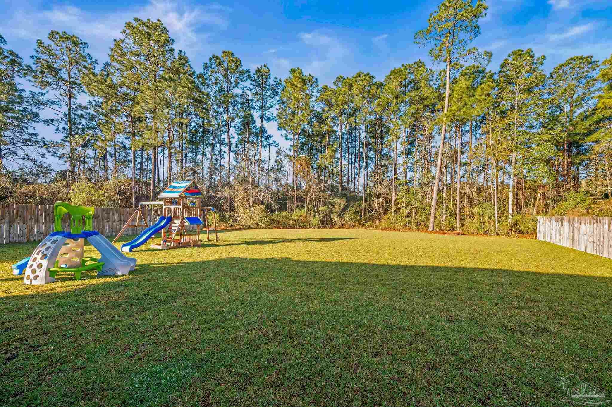 Property Photo: 4097 Heart Pine Ln FL 32571