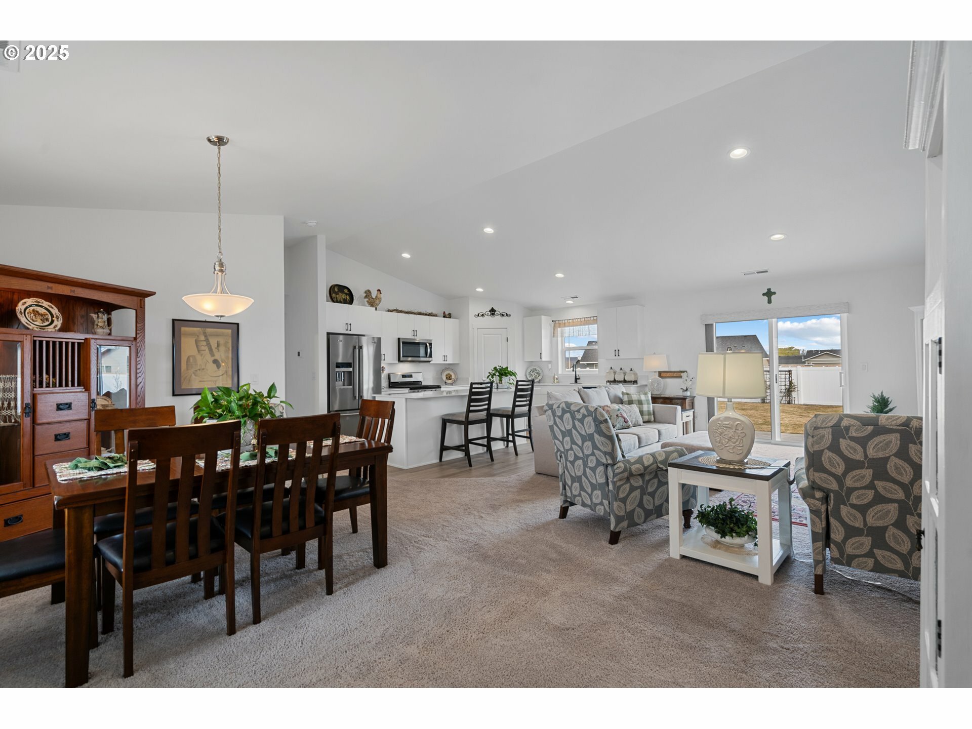 Property Photo: 400 SW Goldfinch Ln OR 97818