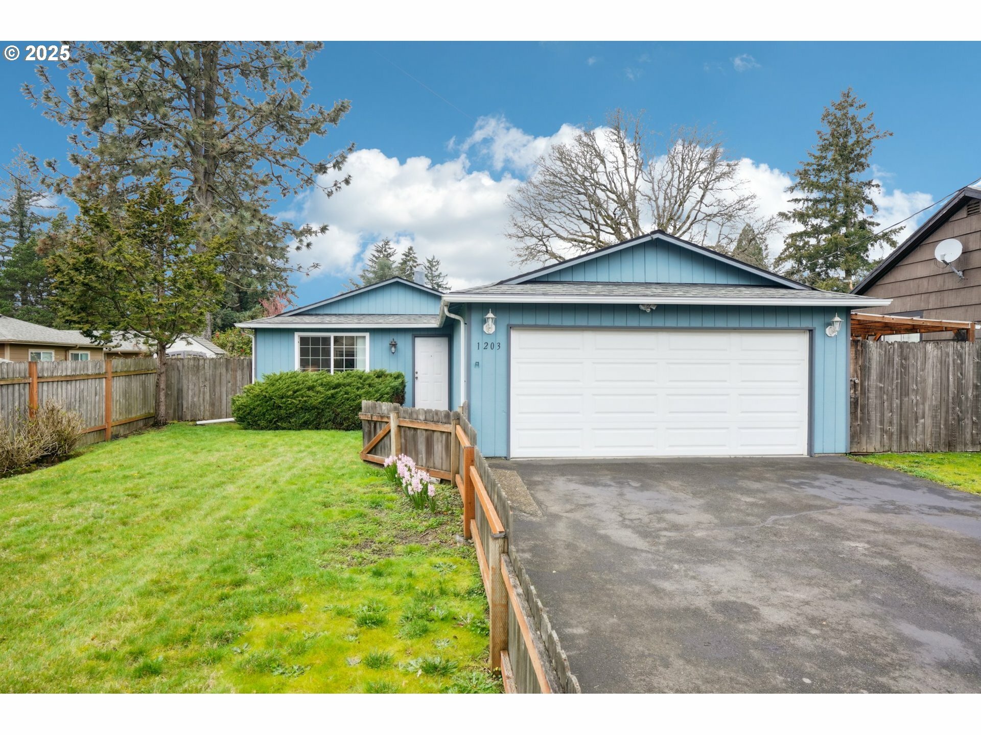 Property Photo: 1203 SE 144th Ave OR 97233