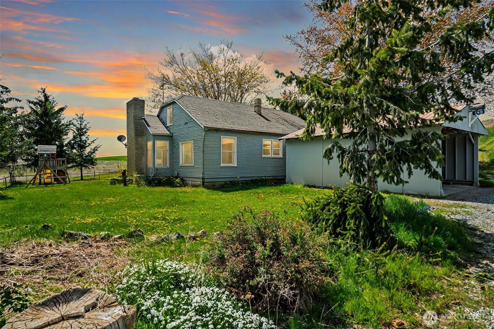 Property Photo:  390  Road L NW  WA 98858 