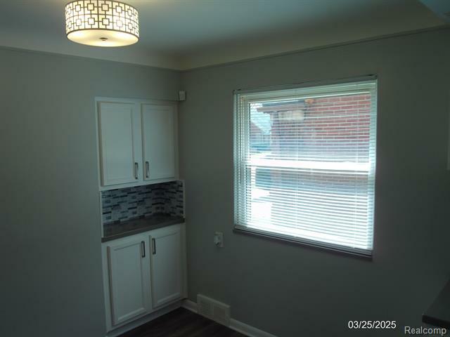 Property Photo: 19943 Dean Street MI 48234