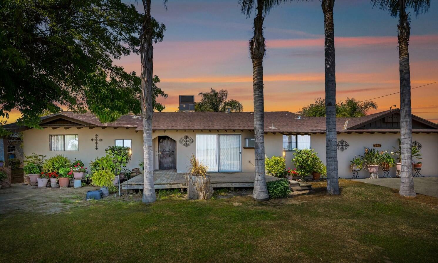 Property Photo:  85 Rd 136  CA 93215 