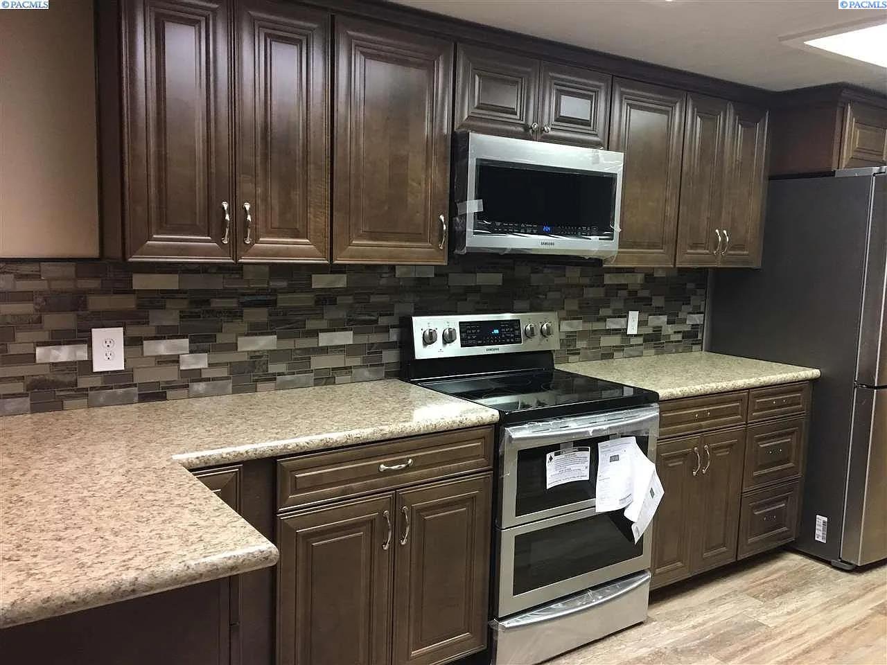 Property Photo: 1529 McPherson WA 99352
