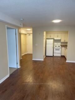 Photo de la propriété:  1056 Queens Avenue 415  ON L6H 6R3 