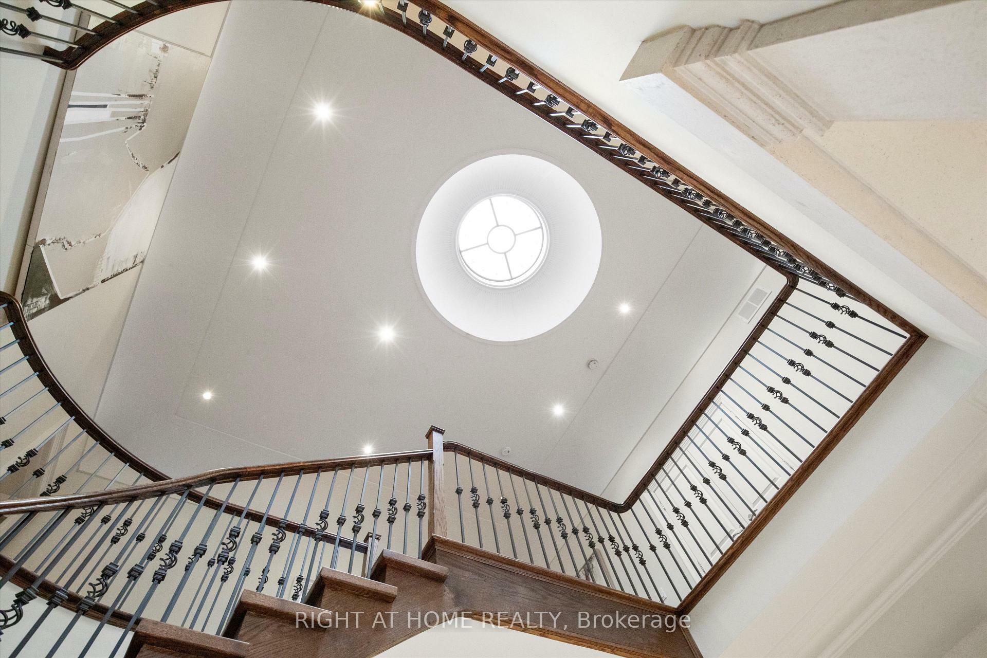27 Lloydminster Crescent  Toronto ON M2M 2R9 photo