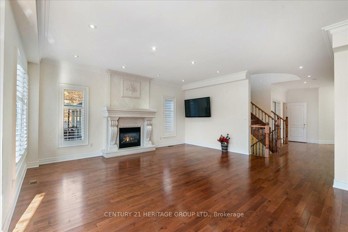 Photo de la propriété: 52 Harold Street ON M8Z 3R3