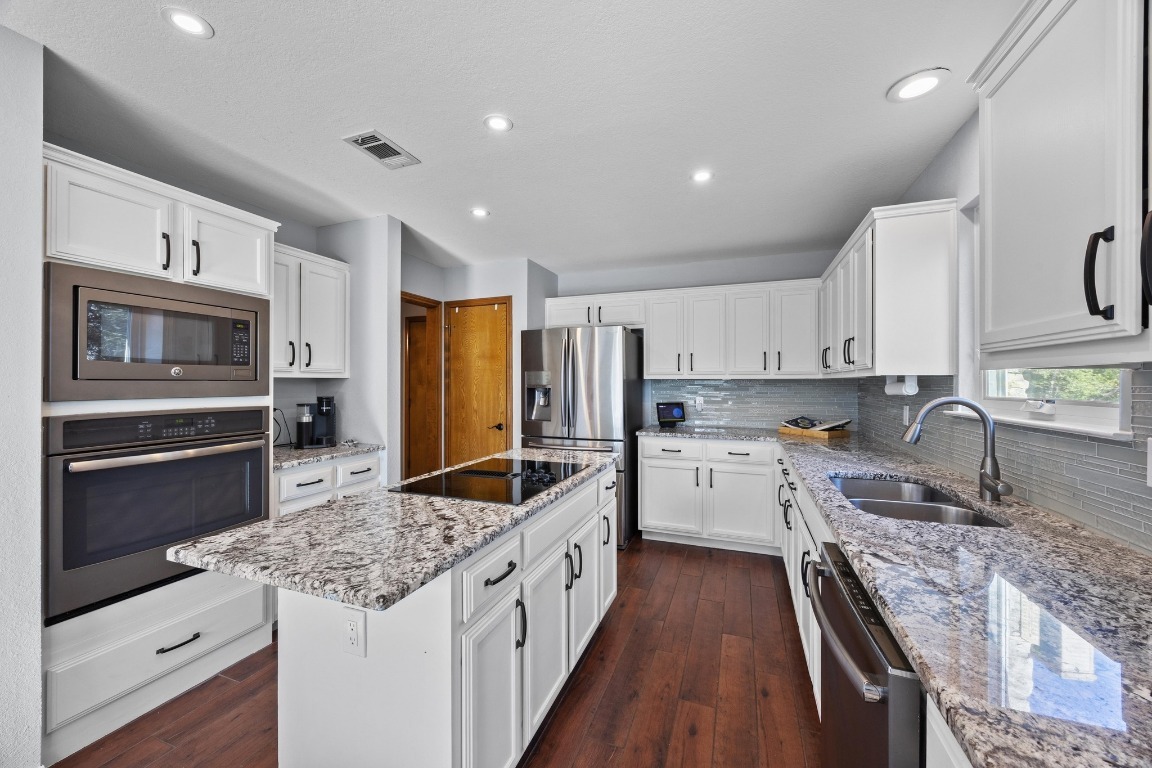 Property Photo:  10703 Callanish Park Drive  TX 78750 