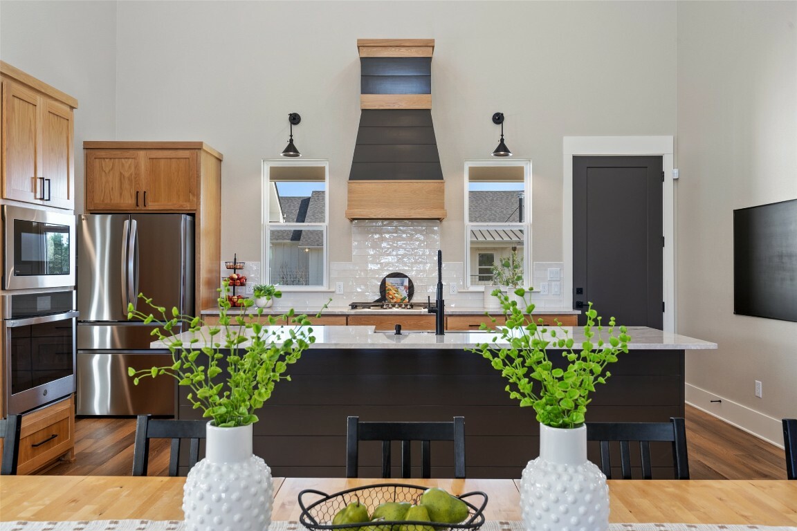 Property Photo: 200 County Road 246 TX 76527