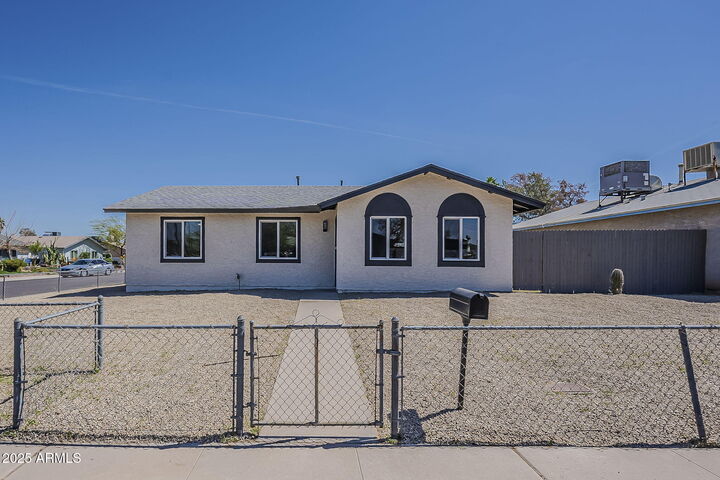 5625 S 47th Street  Phoenix AZ 85040 photo