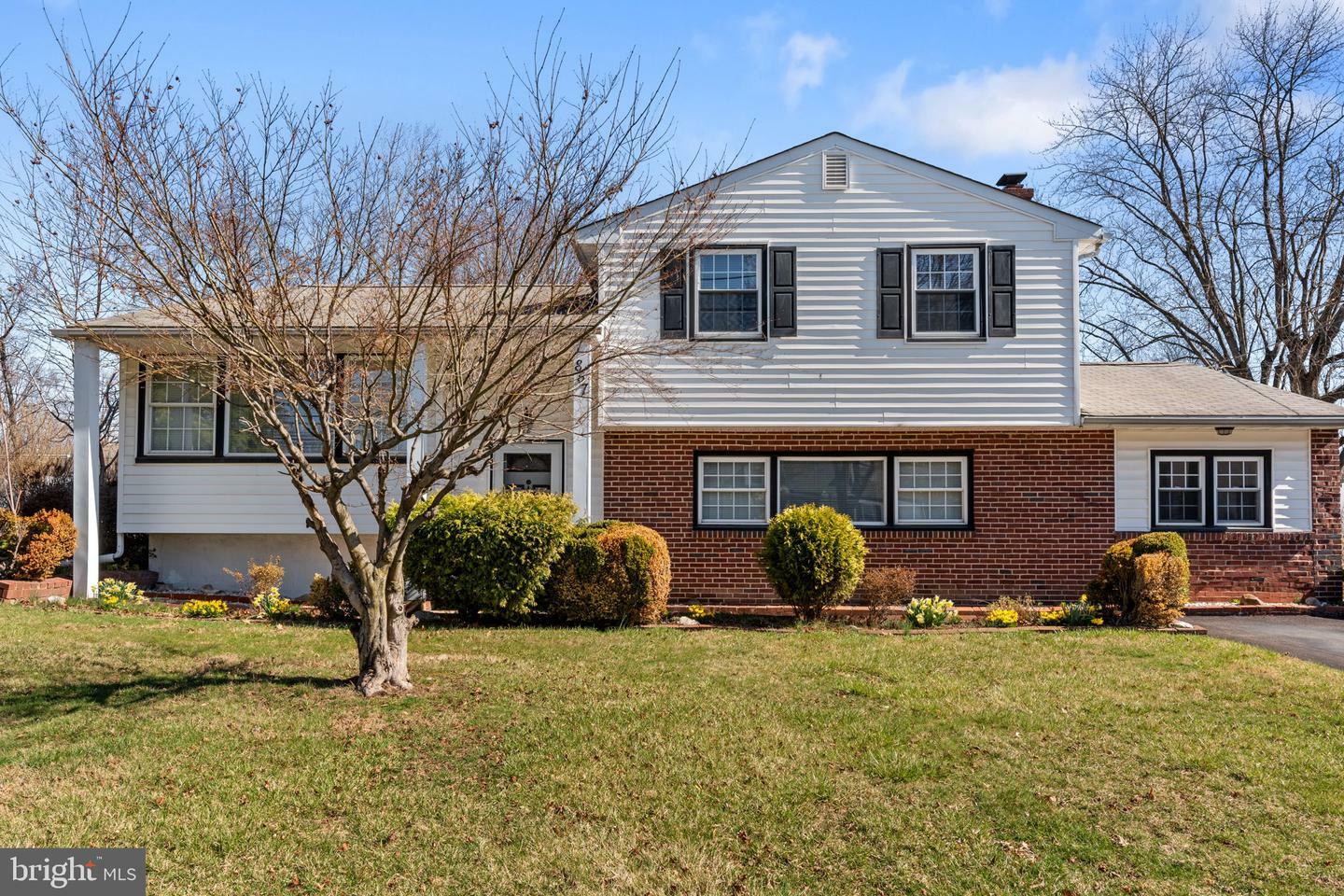 Property Photo: 857 W County Line Road PA 19040