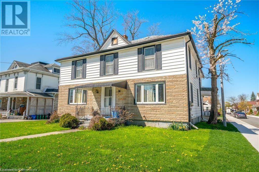 Property Photo: 107 Elizabeth Street ON L3C 4M3